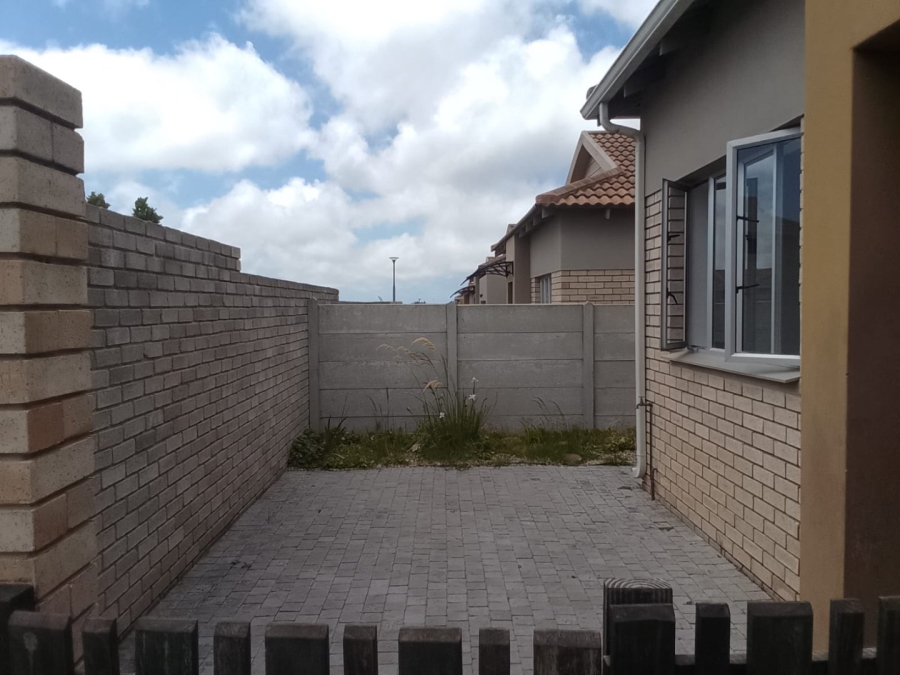 To Let 3 Bedroom Property for Rent in Pacaltsdorp Western Cape